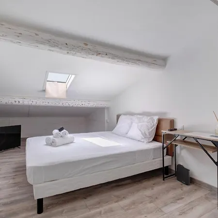 Centre Cannes, Rue D'antibes *
