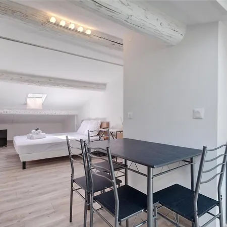 Centre Cannes, Rue D'antibes * Cannes